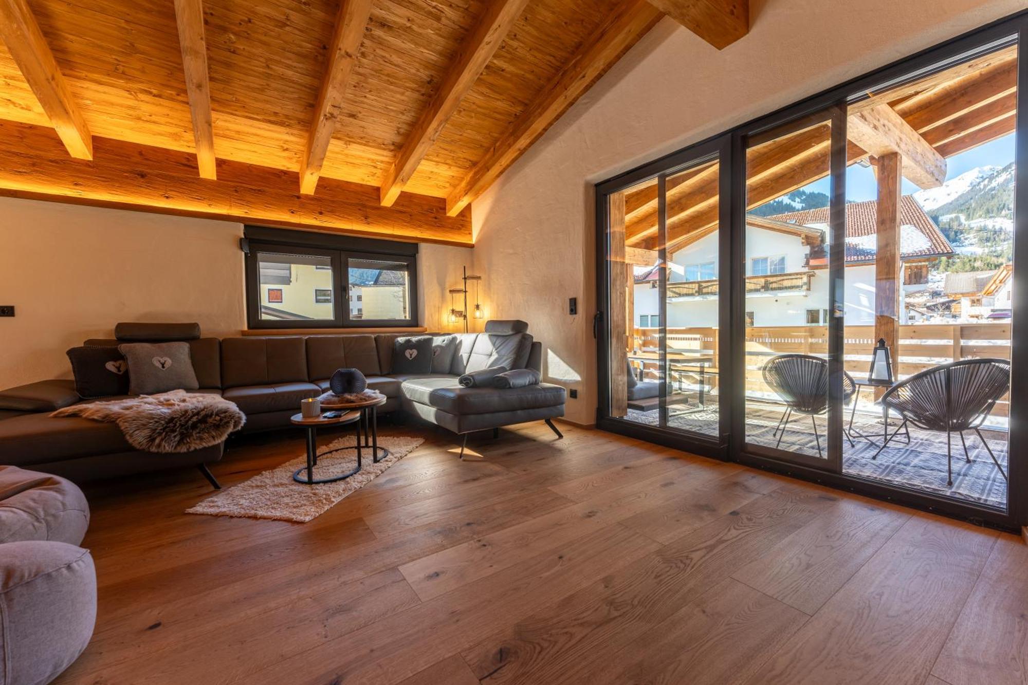 Alprocks Alvaresort Bichlbach Bagian luar foto