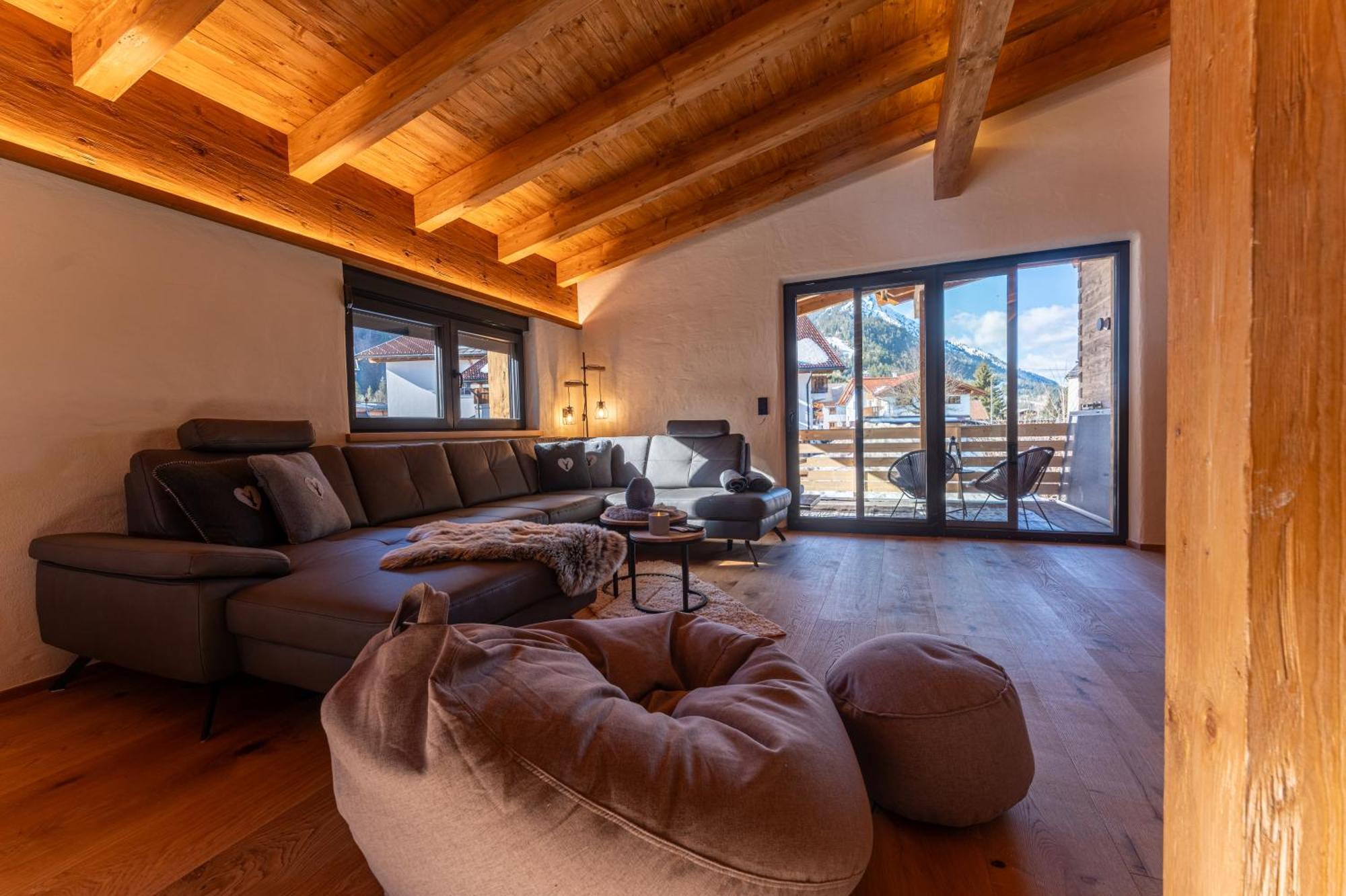 Alprocks Alvaresort Bichlbach Bagian luar foto